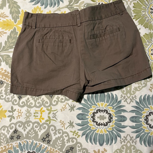 Loft Casual Short - Picture 2 of 3